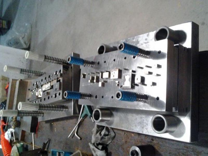 清新模具制造-12